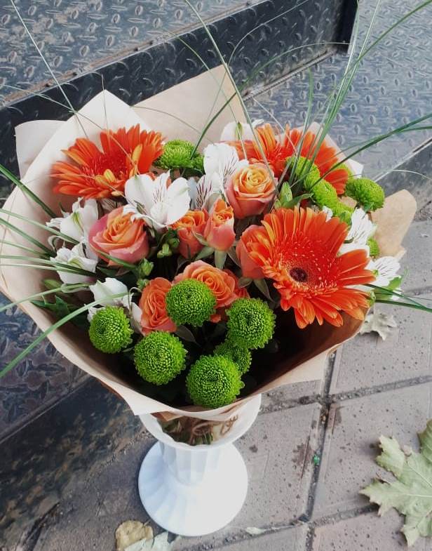 Букет цветов из: Герберы, Хризантемы, Альстромерии и Розы в Передовой