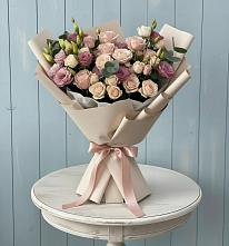 Букет цветов из:  Розы и Лизиантусы #REPLACE_PRED# Передовой