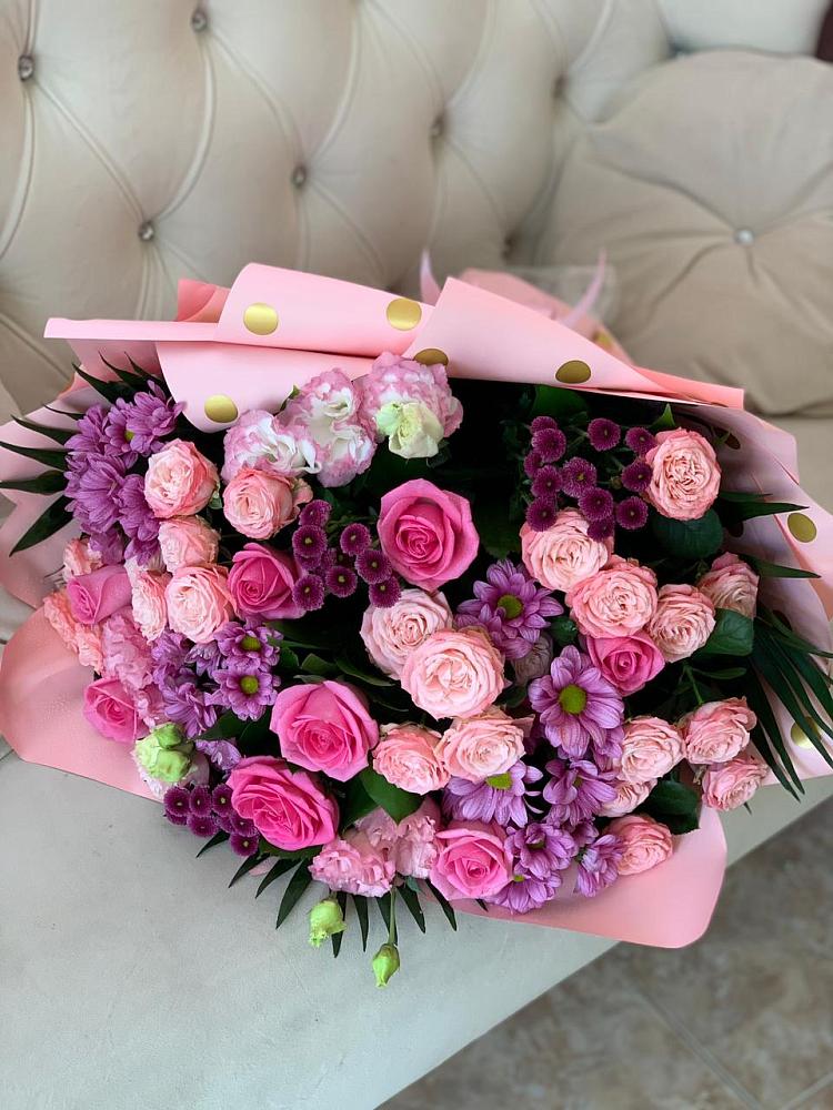 Букет цветов из: Хризантемы, Розы и Лизиантусы в Передовой