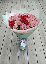 Букет цветов из:  Альстромерии в Передовой