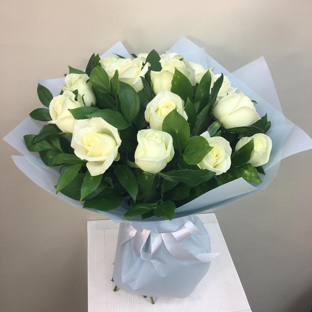 Букет 15 Белых роз Проуд в Передовой