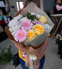 Букет цветов из:  Герберы, Розы и Хризантемы в Передовой