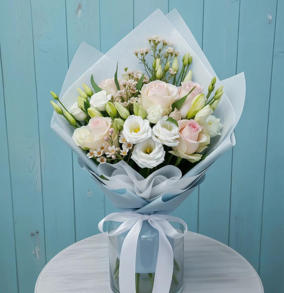 Букет цветов из: Розы и Лизиантусы в Передовой