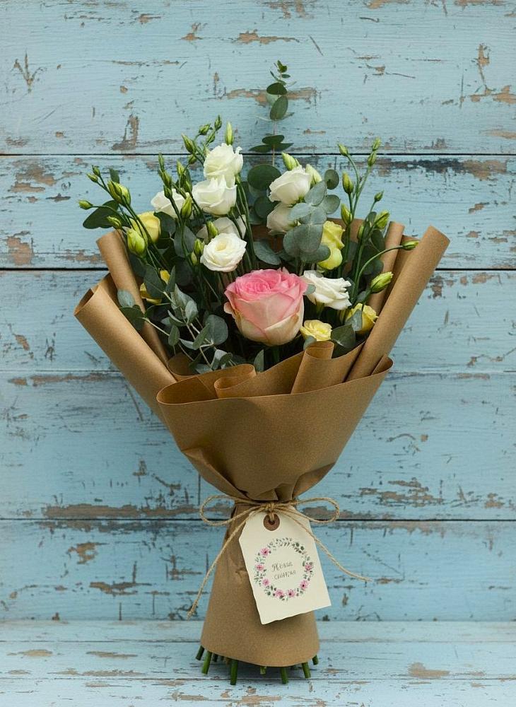 Букет цветов из: Розы и Лизиантусы в Передовой