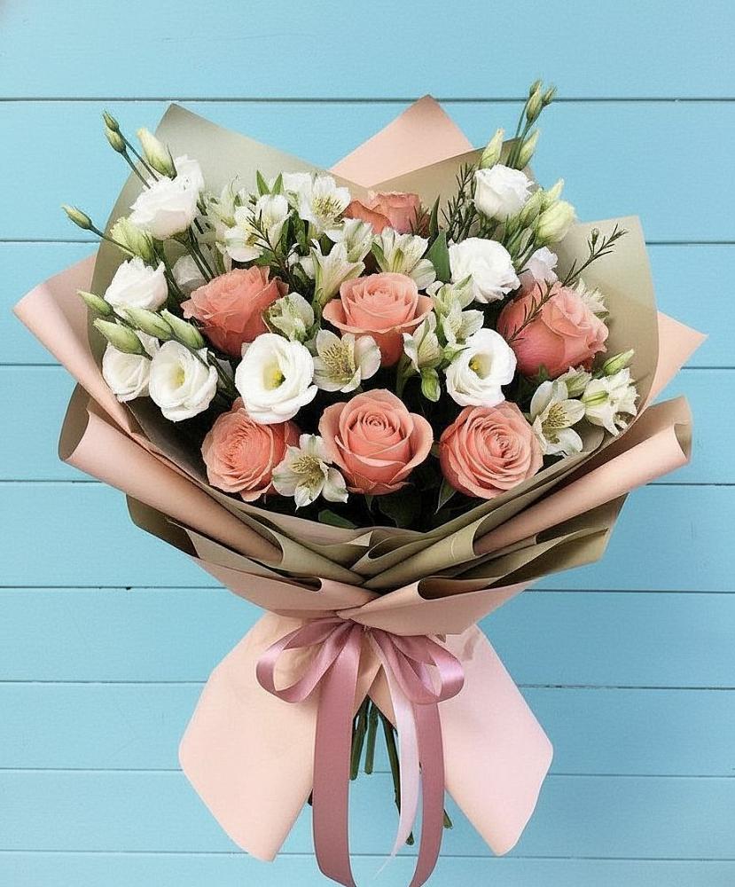 Букет цветов из: Розы, Альстромерии и Лизиантусы в Передовой