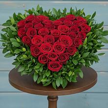 Цветочная композиция из Розы в виде сердца #REPLACE_PRED# Передовой