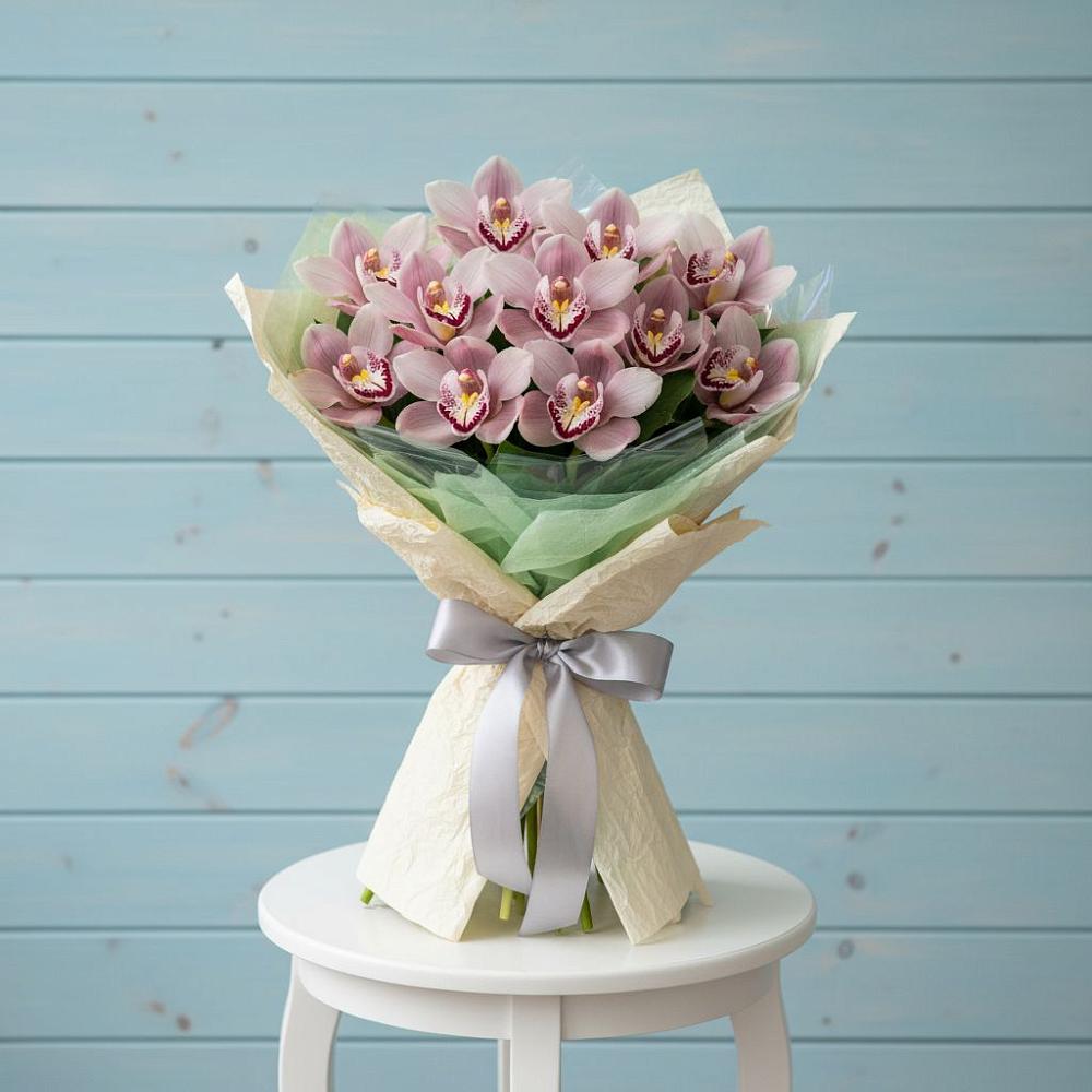 Букет цветов из: Орхидеи и Розы в Передовой