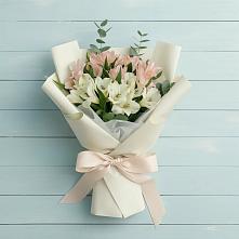 Букет цветов из:  Альстромерии в Передовой