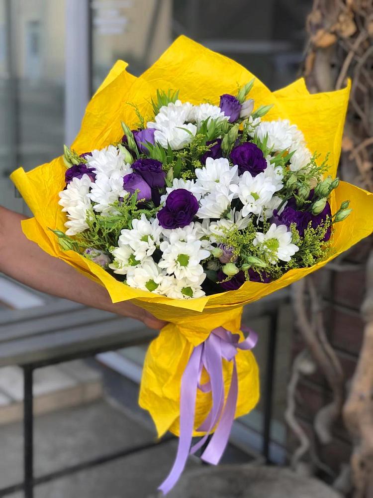 Букет цветов из: Ирисы, Хризантемы и Ромашки в Передовой