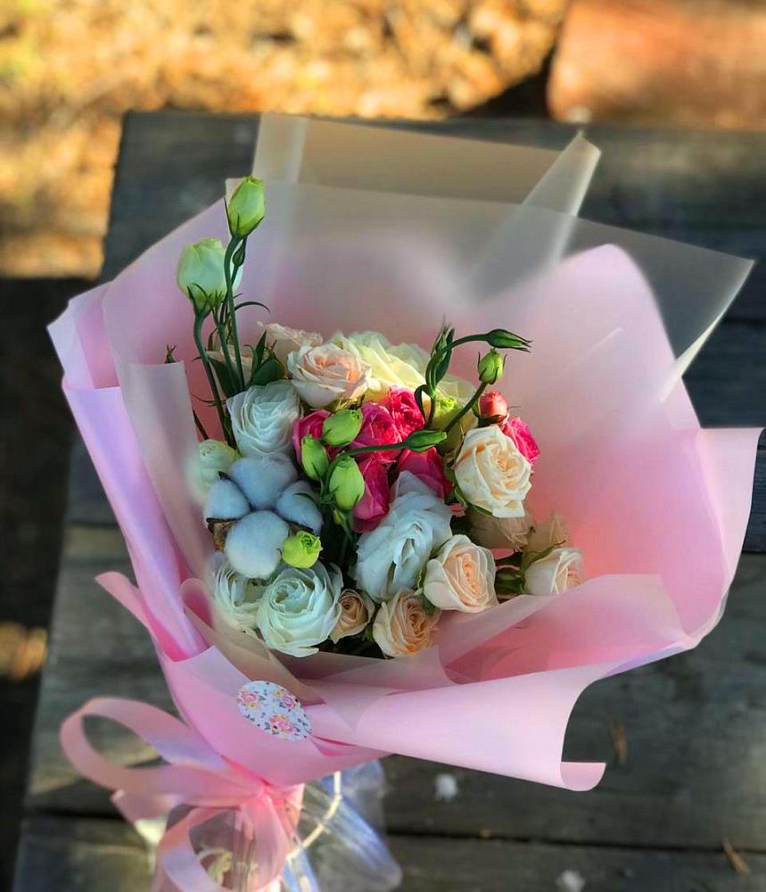 Букет цветов из: Розы и Лизиантусы в Передовой