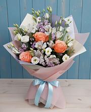 Букет цветов из:  Лизиантусы, Розы, Альстромерии и Гипсофила #REPLACE_PRED# Передовой