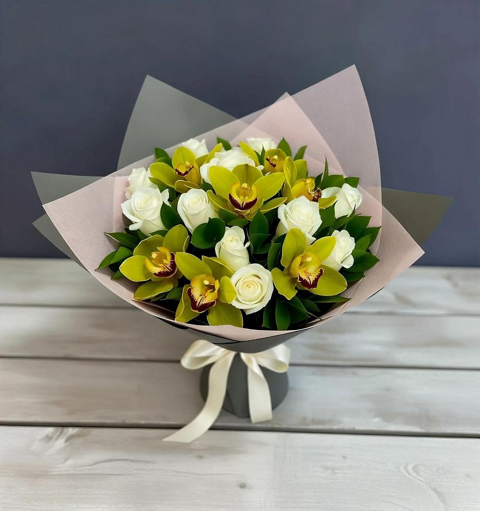 Букет цветов из: Орхидеи и Розы в Передовой