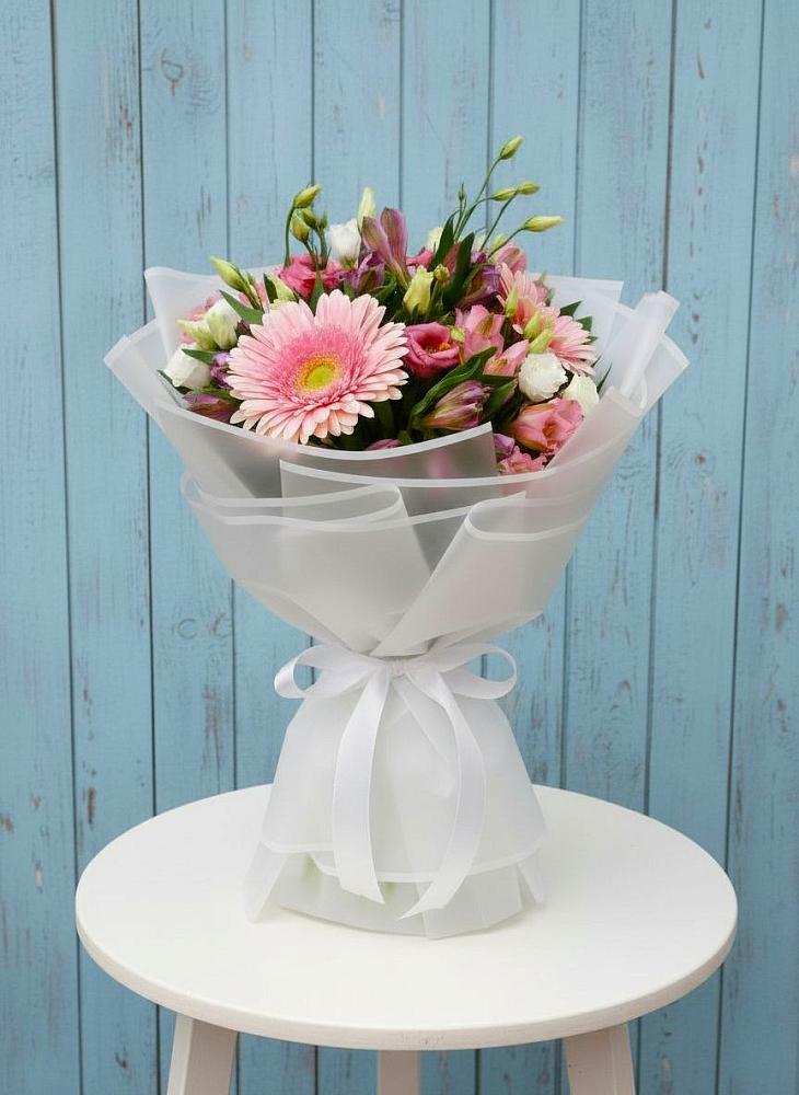 Букет цветов из: Герберы, Альстромерии и Лизиантусы в Передовой