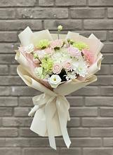 Букет цветов из:  Гвоздики, Розы, Лизиантусы и Хризантемы в Передовой