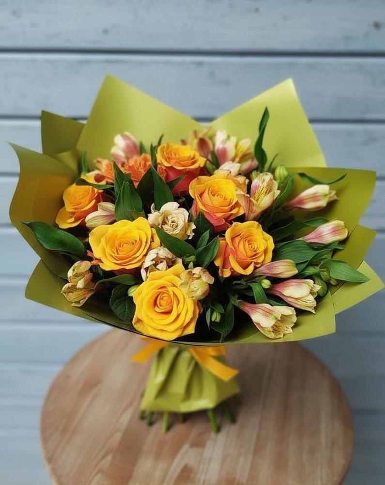 Букет цветов из: Альстромерии и Розы в Передовой
