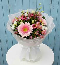 Букет цветов из:  Герберы, Альстромерии и Лизиантусы в Передовой