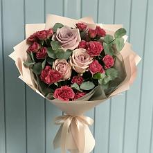 Букет цветов из:  Гвоздики и Розы в Передовой