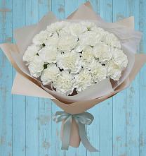 Букет цветов из:  Гвоздики в Передовой