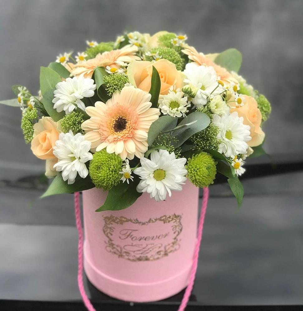 Цветочная композиция из Розы, Герберы и Хризантемы в шляпной коробке в Передовой