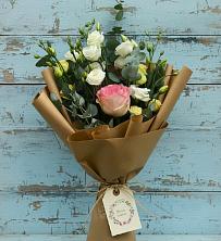 Букет цветов из:  Розы и Лизиантусы в Передовой