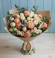 Букет цветов из:  Альстромерии и Розы #REPLACE_PRED# Передовой