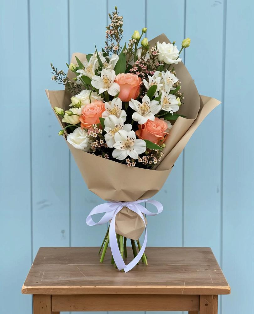 Букет цветов из: Альстромерии, Лизиантусы, Розы и Хризантемы в Передовой