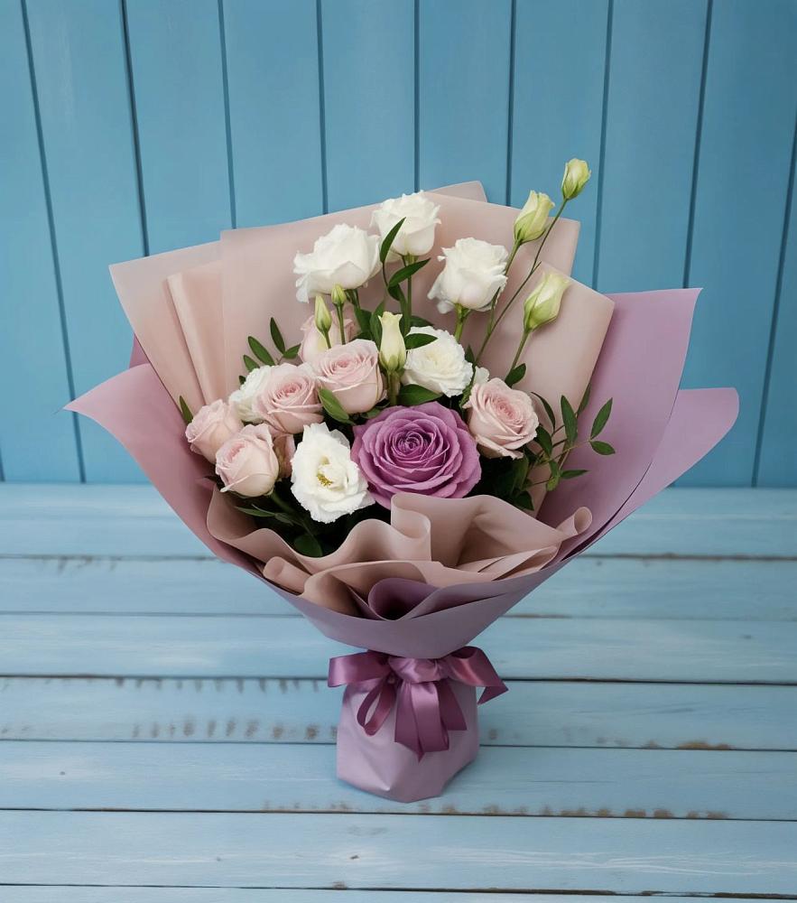 Букет цветов из: Розы и Лизиантусы в Передовой